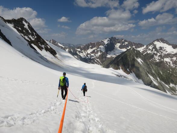 Abstieg zum Urkundsattel.