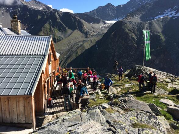 Die wunderschön gelegene Rauhekopfhütte. 