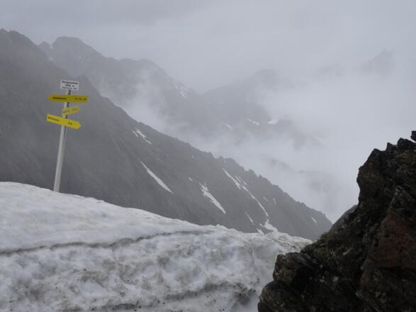 Zischgenscharte mit Restschnee