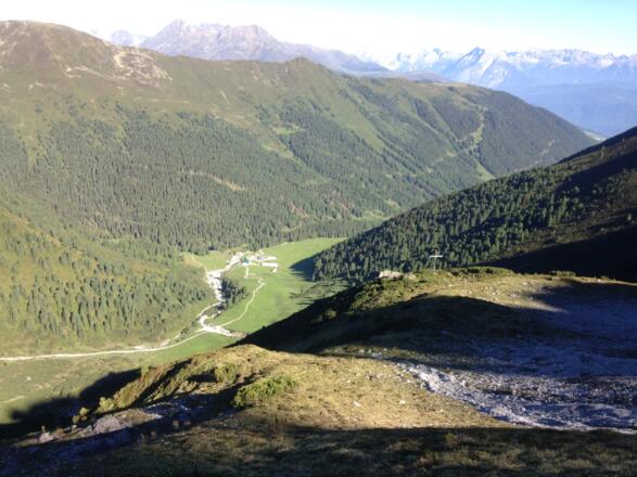 Blick zurück zur Kemater Alm