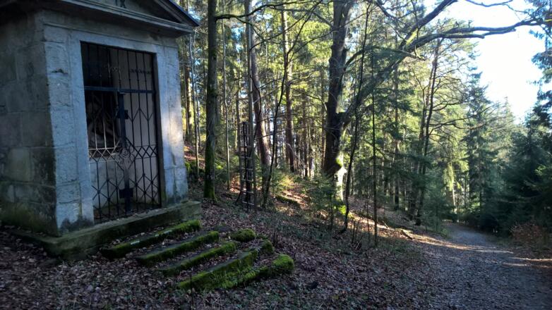 Blick zurück, am Kreuzweg