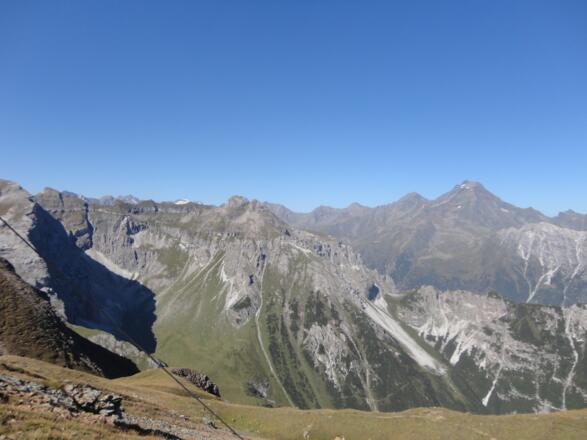 Blick von der Rötenspitze zum Habicht