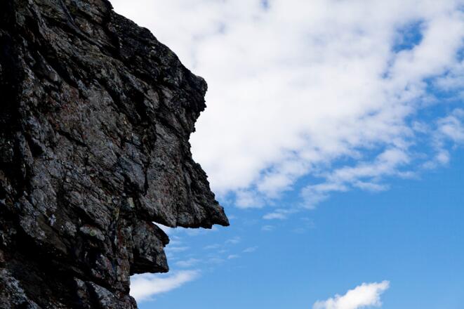 Felsgesicht im Profil (am Scharnock-Gipfelaufbau)