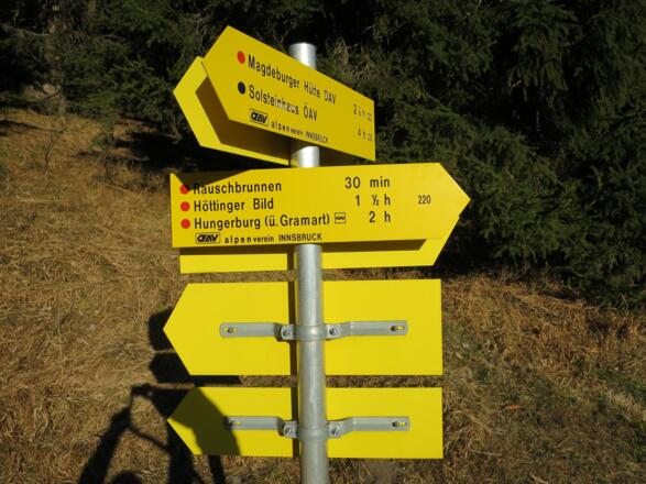 Unser Weiterweg: &quot;Rauschbrunnen 30 min.&quot; Man kann hier auch noch in ca. 15 min. zur Aspachhütte aufsteigen.