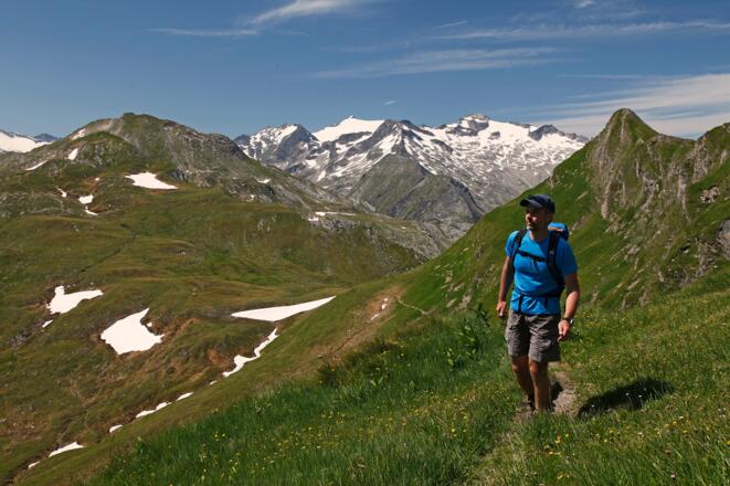 Oberhalb des Murtörls (Bildmitte); hinten der Ankogel