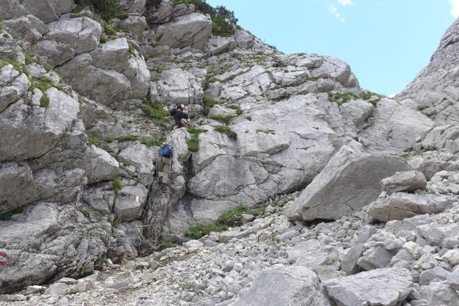 Die Steilstufe mit Leiter im oberen Teil
