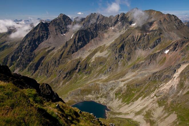 Lignitzsee &amp; Hundstein (links hinten), gesehen vom Scharnock-Gipfel