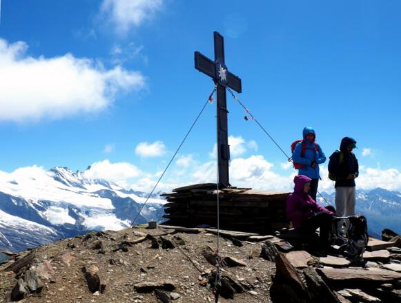 Gipfelkreuz 3232m mit Glockner