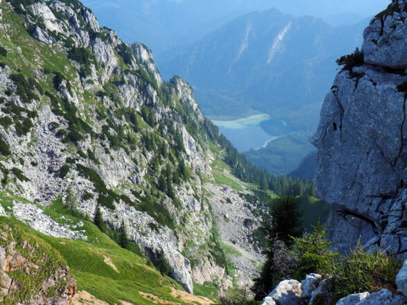 Tiefblick vom Sattel ~1845m zum Offensee