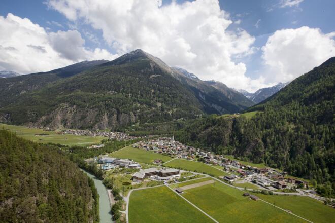 Blick über Längenfeld.