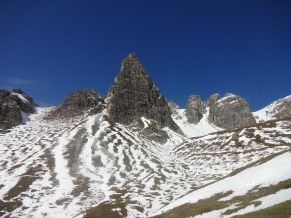 Schon kurz vor der Malgrube - vorbei an der Pyramidenspitze