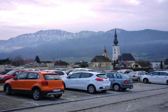 P 460m, mit Kirche und Kremsmauer