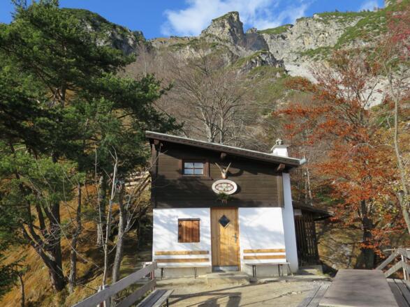 Die Buchtaler Hütte auf 1240 m ist privat und bietet keinen Ausschank - aber ...