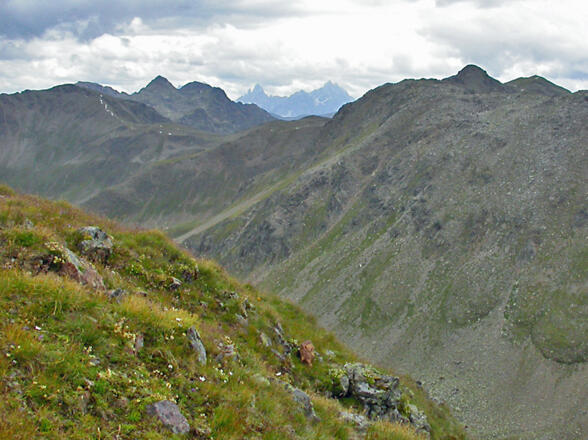 Blick nach Süden zur Hochkreuzspitze (re.)