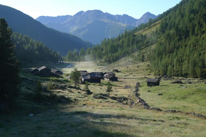 Die Vordere Trojer Alm im Rückblick