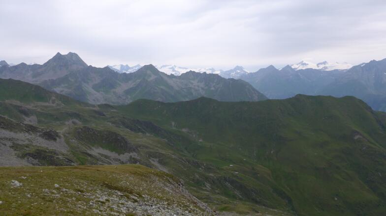 Blick vom Gipfel, links der Lasörling, rechts der Großvenediger