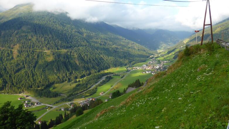 Am Parkplatz Obertögisch, Blick auf St. Jakob