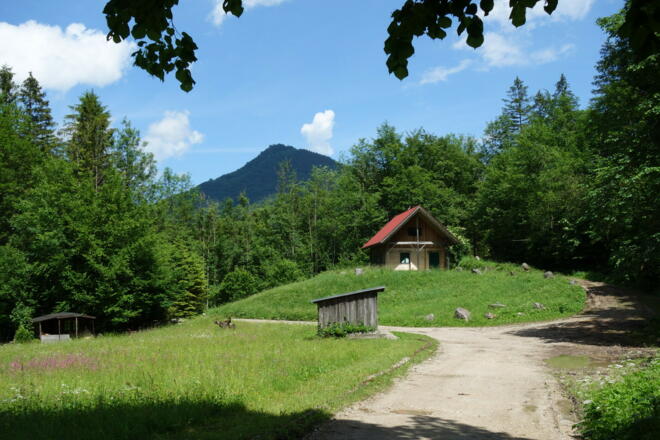 500m Tafel, links halten, dann gleich rechts ab