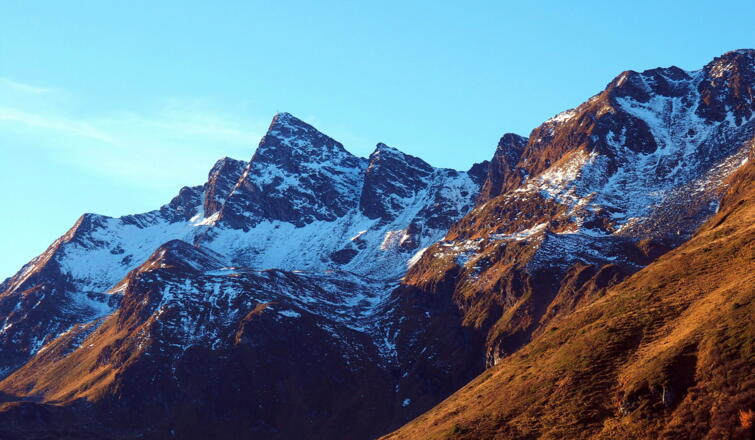 Wegteilung, Tafel 1830m mit Gipfelblick