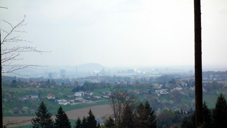 Blick über Leonding zur VÖEST ~405m