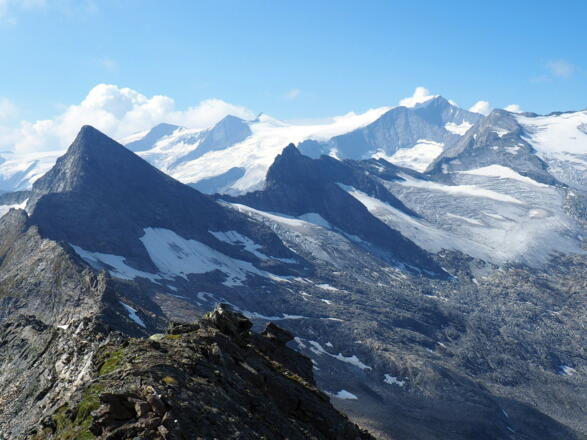 Blick über Kratzenberg und Venediger