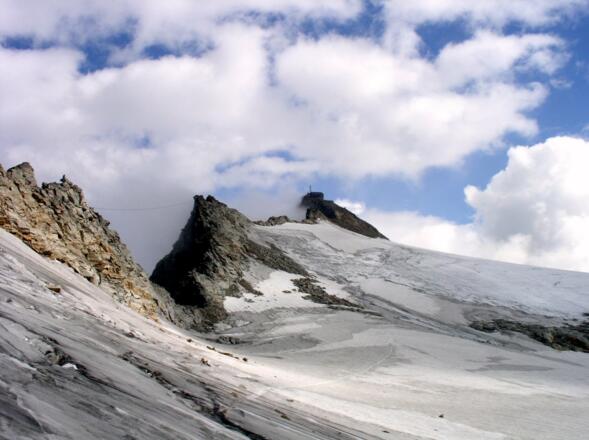 Abstieg am Gletscher zur Pilatusscharte 2905m