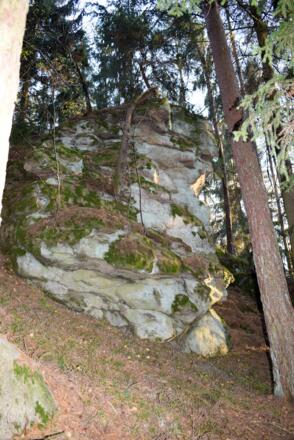 Felsformation die an einen Hundekopf erinnert