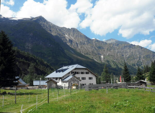 In Kolm Saigurn 1600m, Naturfreundehaus