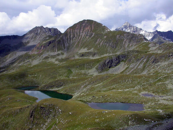 Gritzer Seen und Lasörling (re.) gesehen vom Gritzer Hörndl, rechts das Virgentörl (Mullitztörl)