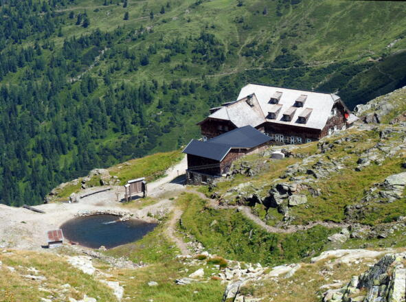 Wieder beim Schutzhaus Neubau 2175m