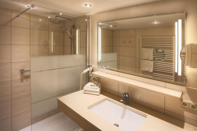 Doppelzimmer Komfort Badezimmer
