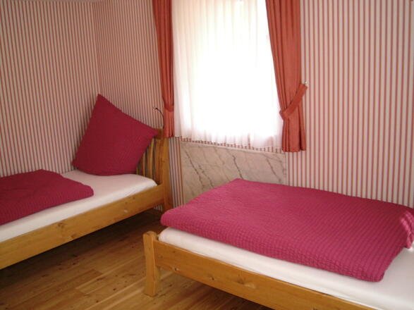 Schlafzimmer 2