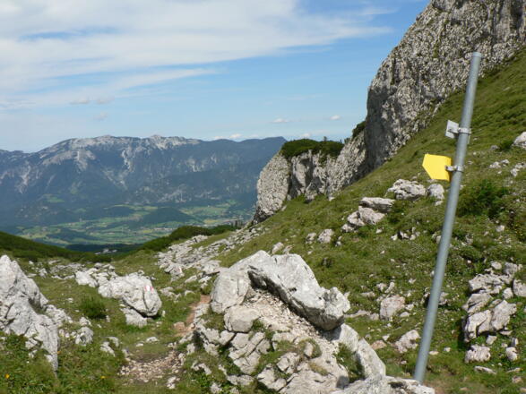 ...nun geht es am Weg Nr. 293 hinab