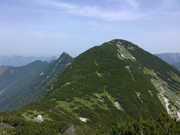 Vom Hochglegt sieht man beim Abstieg schön den obersten Anstieg auf die Hohe Schrott.