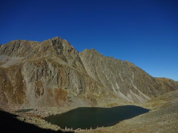 Rückblick zum Hundstalsee - Aufstieg zu den Koflerspitzen