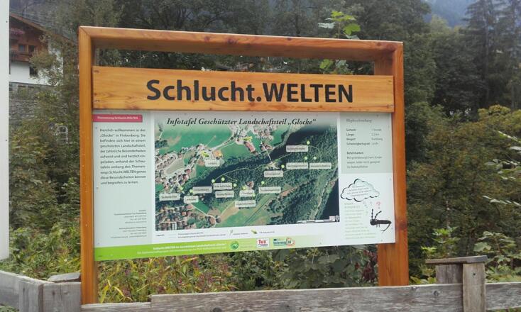 Infotafel des Themenwegs