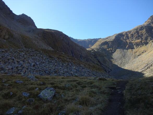 Hinten ist die zweite Steilstufe vor dem hundstalsee zu sehen