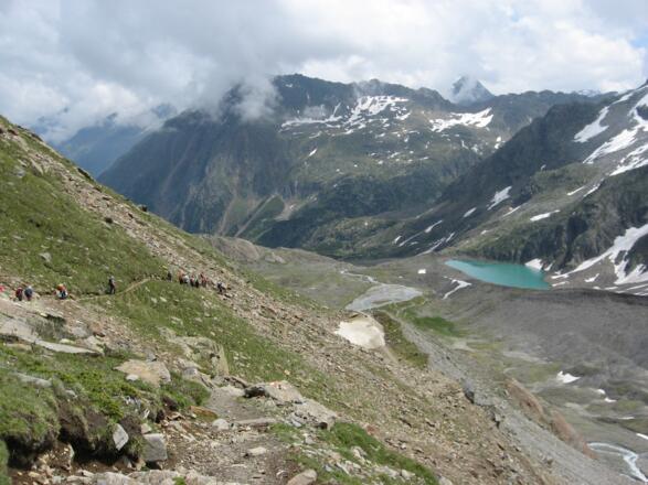 Blick Richtung Blaue Lacke unterhalb davon befindet sich die Sulzenauhütte