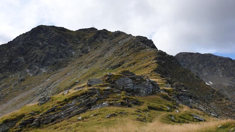 Immer am Grat entlang zum Gipfel