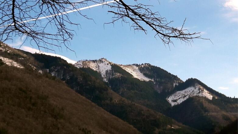 Blick zum Almkogel von der Wegtafel  (700m) zur Ennserhütte