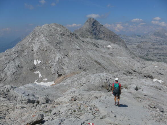 vor der Luegscharte, dahinter Mandlköpfe und Schönfeldspitze