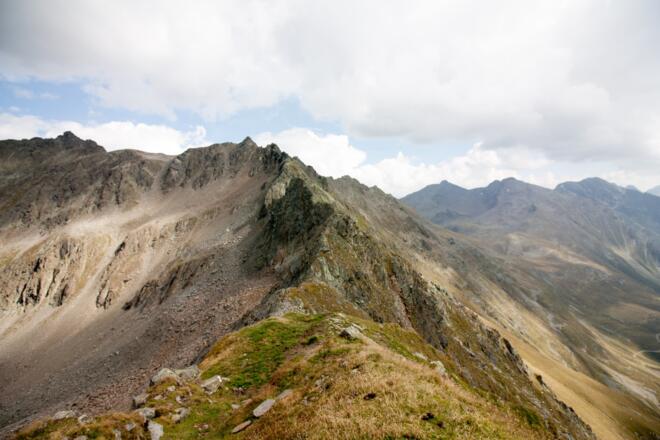 Blick zum Grat der Kreuzjöchlspitze und Schafhimmel