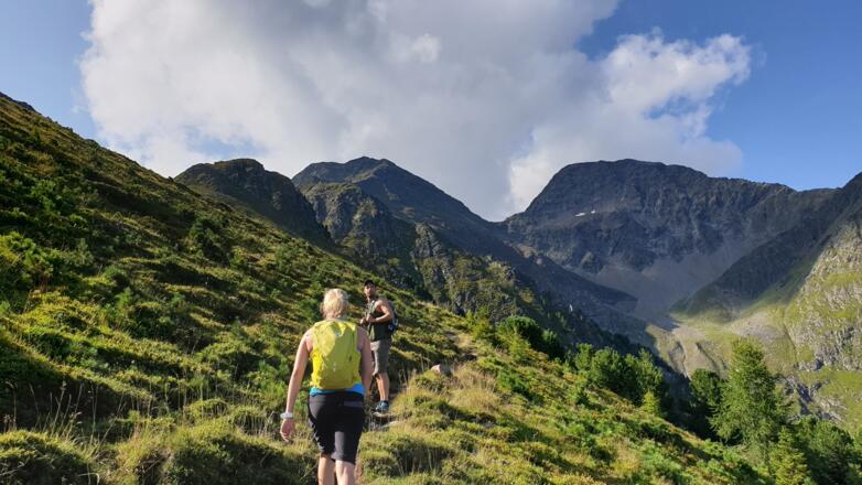 Aufstieg über einfache Wanderwege