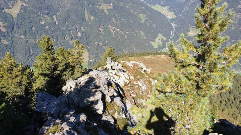 Anfangs noch flacher Grat