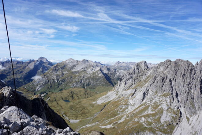 Auf dem Gipfel der Wasenspitze (13) hat man eine wunderbare Aussicht.