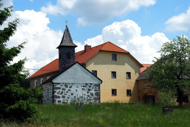 Ortschaft Stiftung 825m