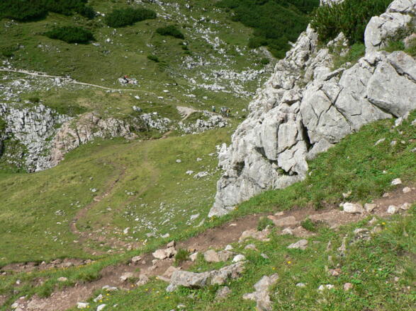 Im Abstieg von der Roten Wand halten wir uns nach rechts