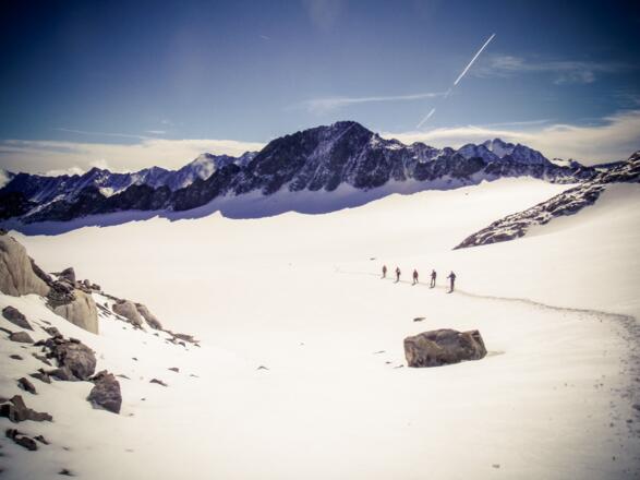 Seilschaft auf dem Lisener Ferner beim Rückweg