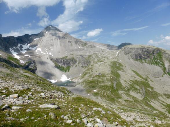 Blick auf Hoher Riffler, Friesenberghaus und Friesenbergsee