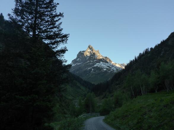 Blick auf den großen und kleinen Patteriol aus dem Rosannatal